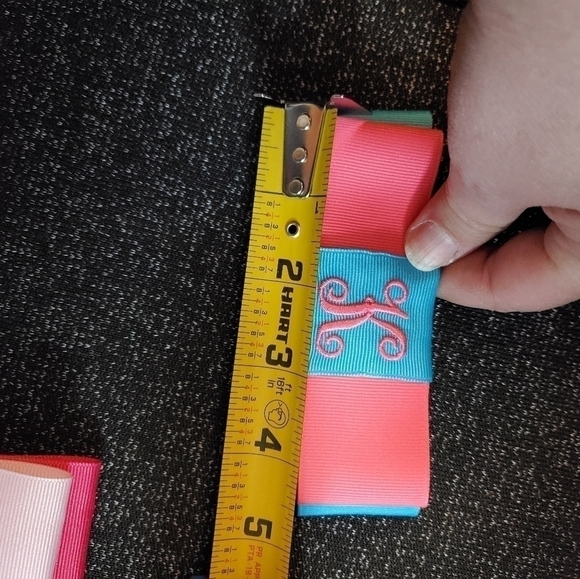 "K" Monogram Hairbows - Picture 5 of 6